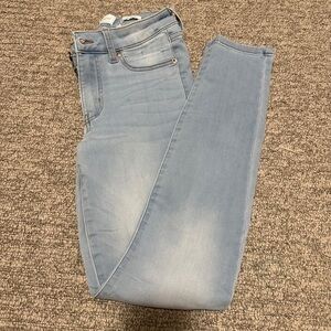 Women's Light Stretchy Blue Jeans